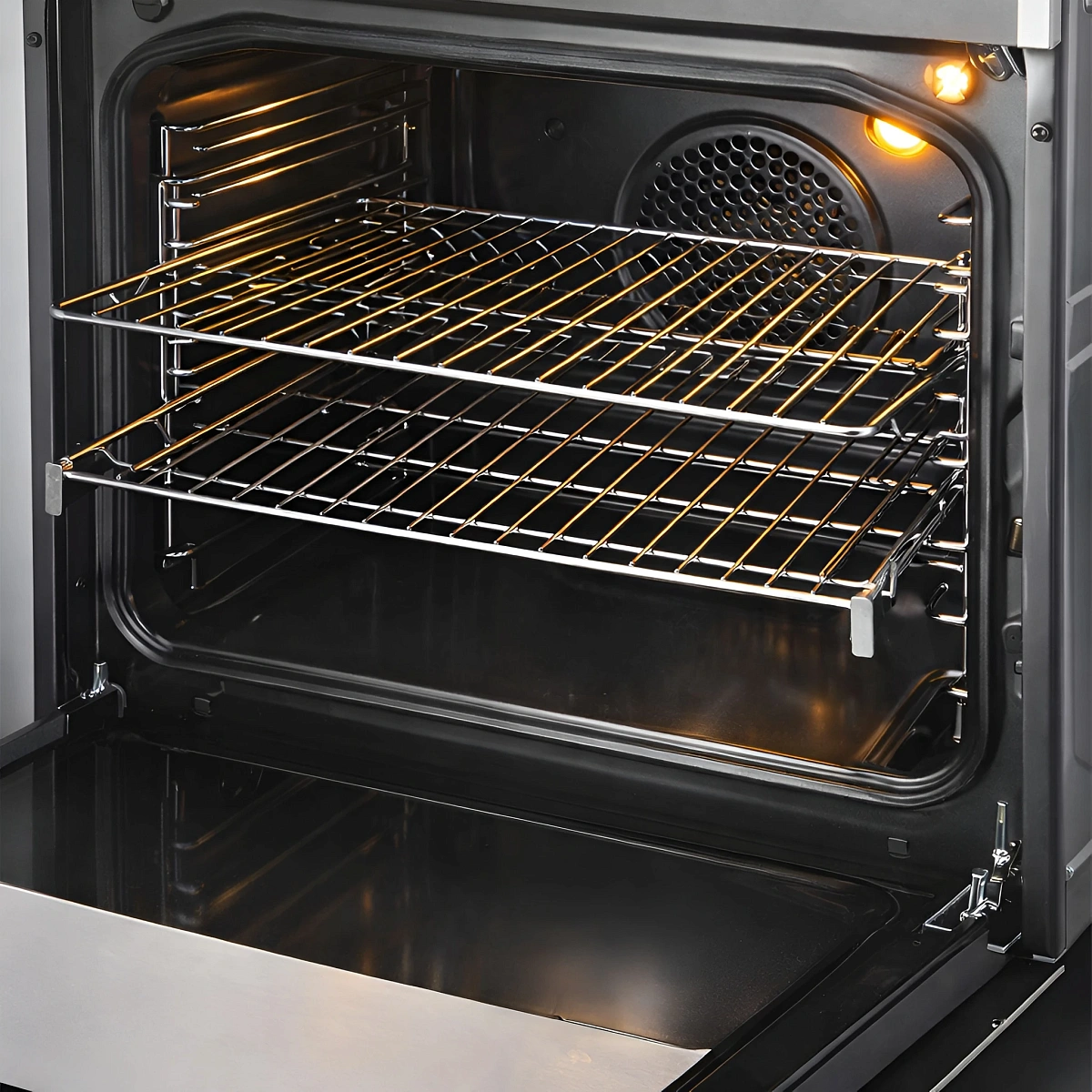 Духовой шкаф BakeMaster HBN211E4